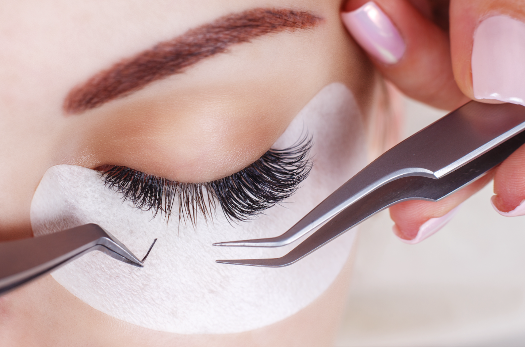 Enhance Your Lash Technique: Ways to Use Eyelash Extensions Tapes