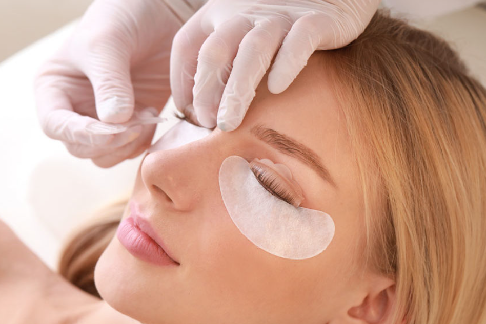 How To Apply Lash Extensions On Blonde Natural Lashes
