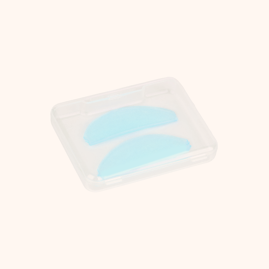 Reusable flat silicone lash lift shields. Slim fit design sits snugly on eyelids for even curl results, 3 color options, ideal for professional lash perm and lamination services.
